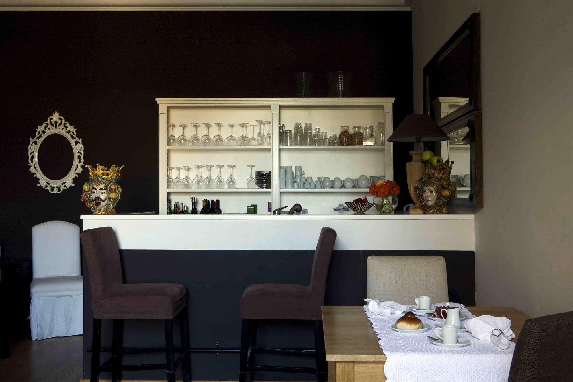 Bb 22 Charming Rooms & Apartments Palermo Exteriör bild